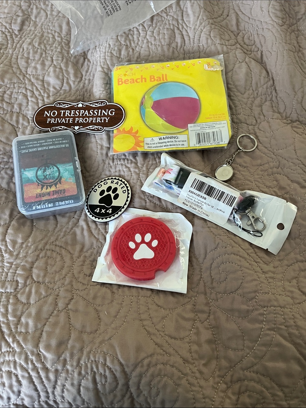 Assorted Pet & Travel Accessories - Red Paw Clip